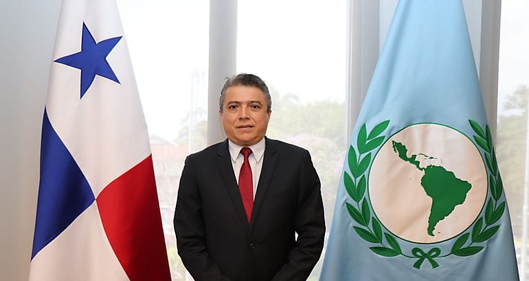 Abogado Csar Gonzlez asume Direccin General del Parlatino