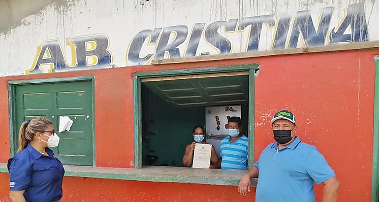 Familias de Finca Las 30 en Bocas reciben ttulos de sus tierras