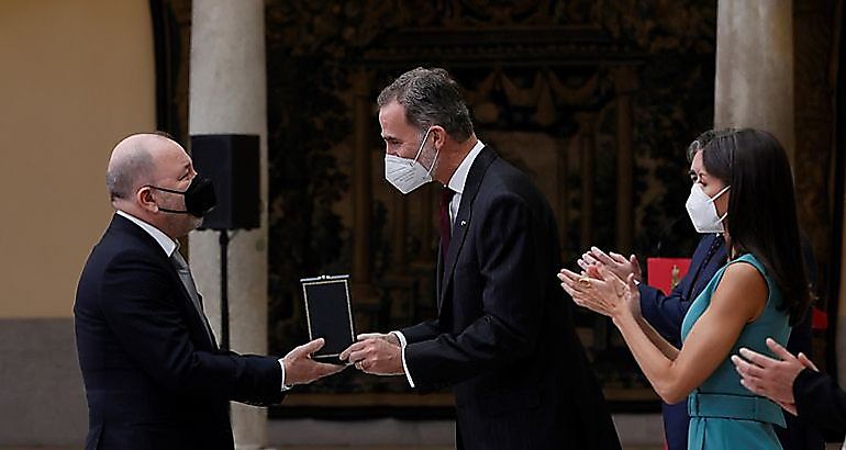 Rubn Blades recibe Medalla de Oro al Mrito en las Bellas Artes por el Rey Felipe