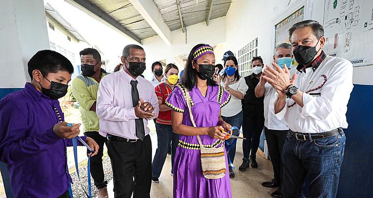 Se inaugur la Escuela Lajero Abajo