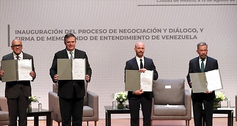 Gobierno y oposicin venezolanos firman memorando de entendimiento en Mxico