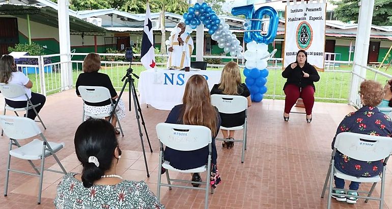 Escuela Nacional de Sordos festeja su 70 aniversario