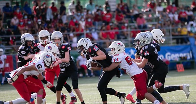 Fighting Owls y Raiders arrancan invictos en Juvenil de la Kiwanis Football League