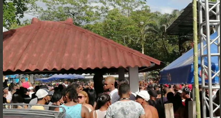 Desalojan ms de 5 mil personas de actividad sin permiso en balneario