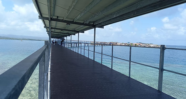 puentes peatonales marinos en la Isla Mulatupu