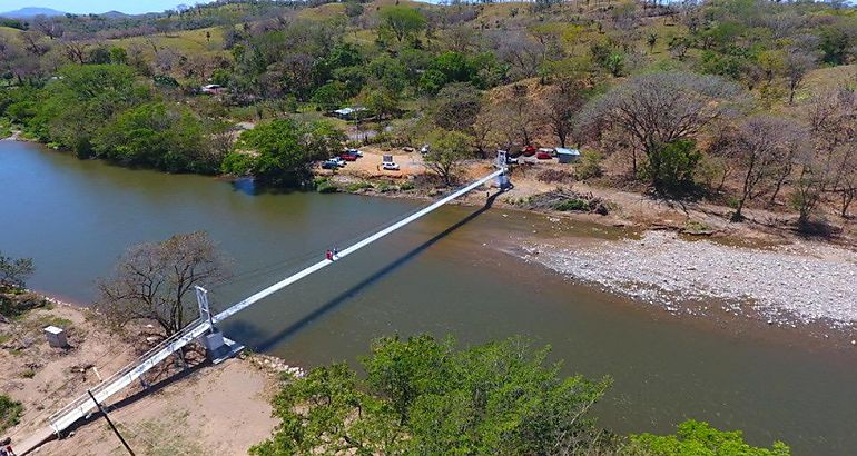 puentes vehiculares y peatonales