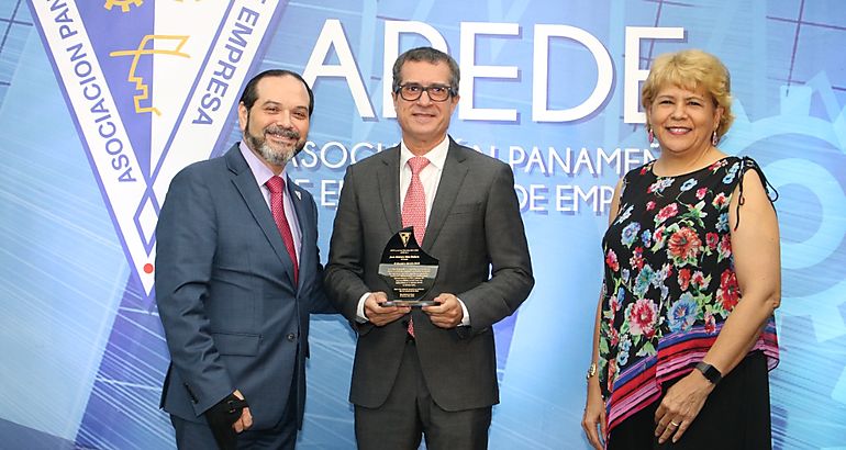  APEDE otorg el Premio Ejecutivo del Ao 2022 al empresario Juan Octavio Daz