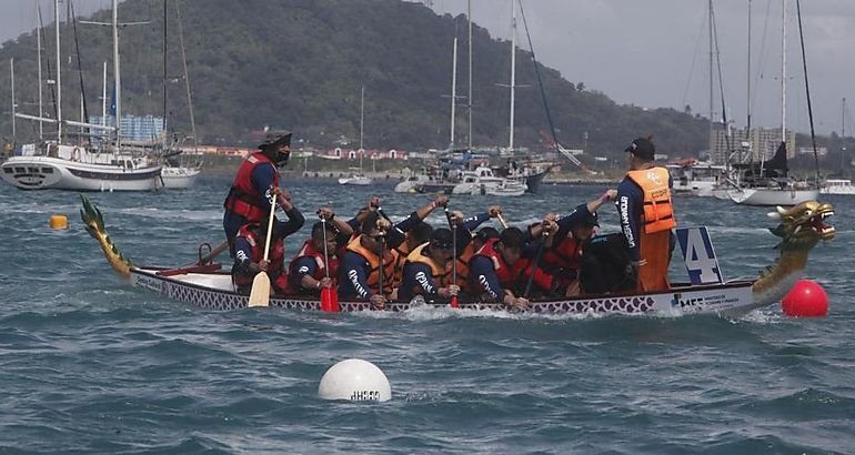 Carrera de botes de dragn 