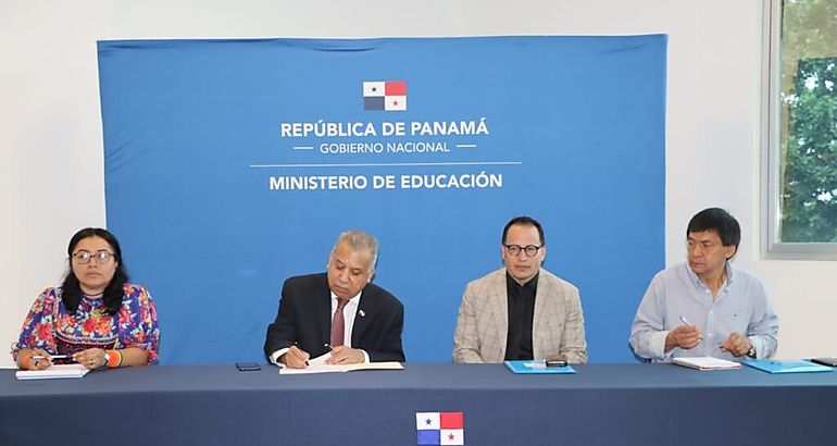 Analizan y disean incorporacin de currculo Intercultural en la UAPI