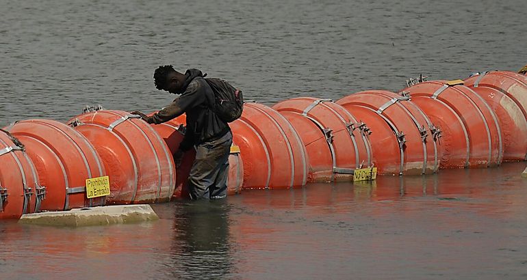 barrera de boyas flotantes en Texas